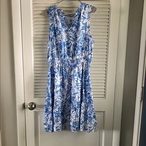 SonBlue and White Floral Sleeveless Sundress